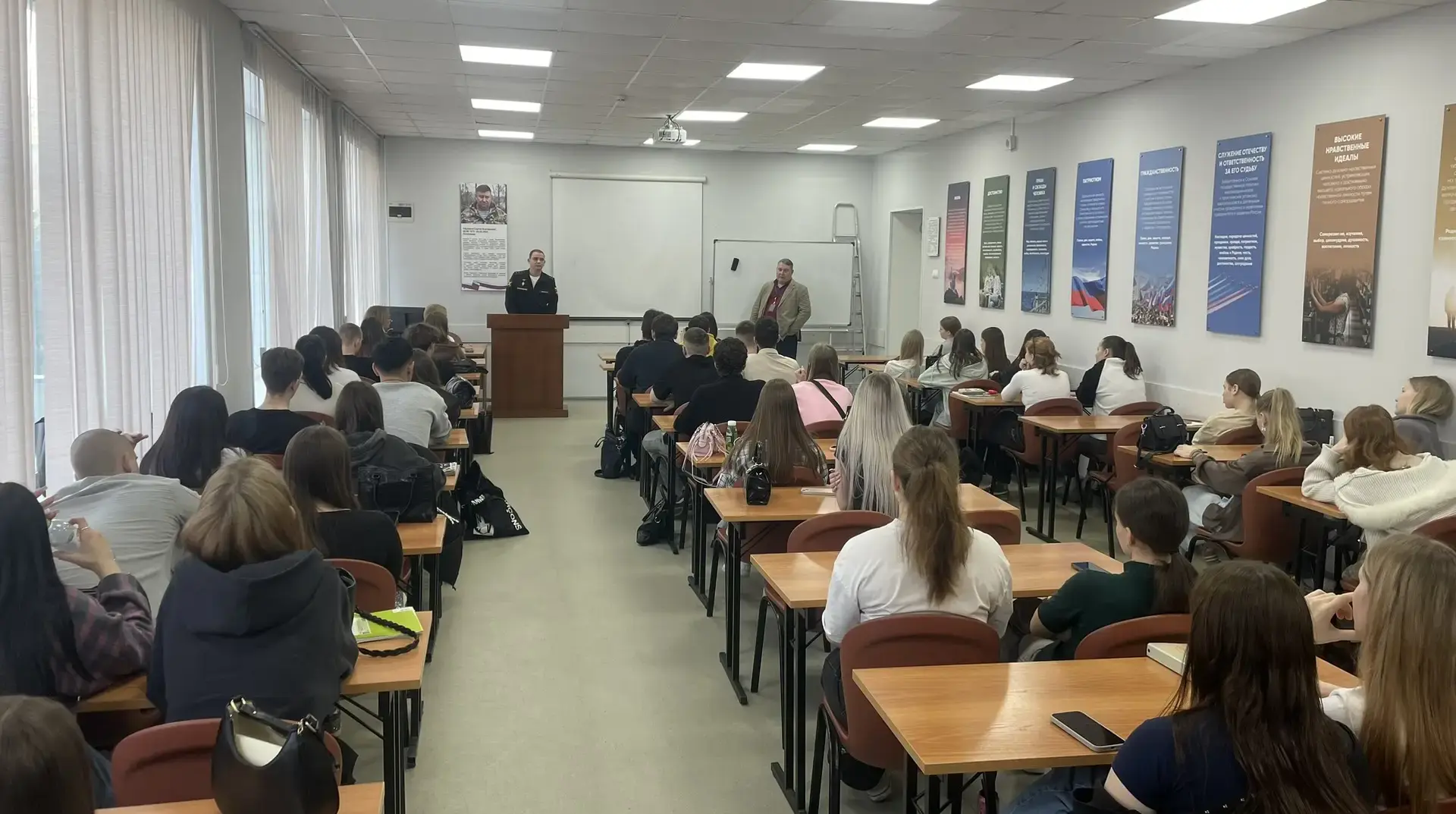 В Академическом колледже рассказали о службе в элитных подразделениях БПЛА