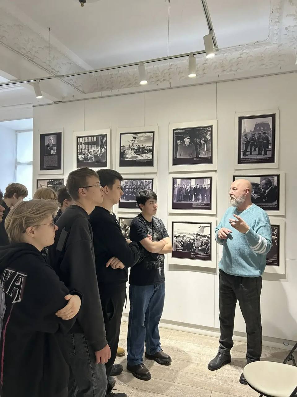 Фотовыставка «Владивосток — город воинской славы» в Центре современного искусства «Артэтаж»