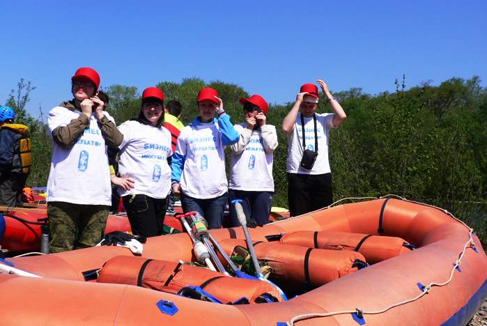 В День здоровья сотрудники ВГУЭС покорили реку Тигровая