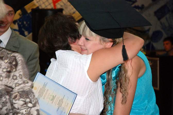 Дипломы ВГУЭС сотрудникам ВДЦ «Океан»