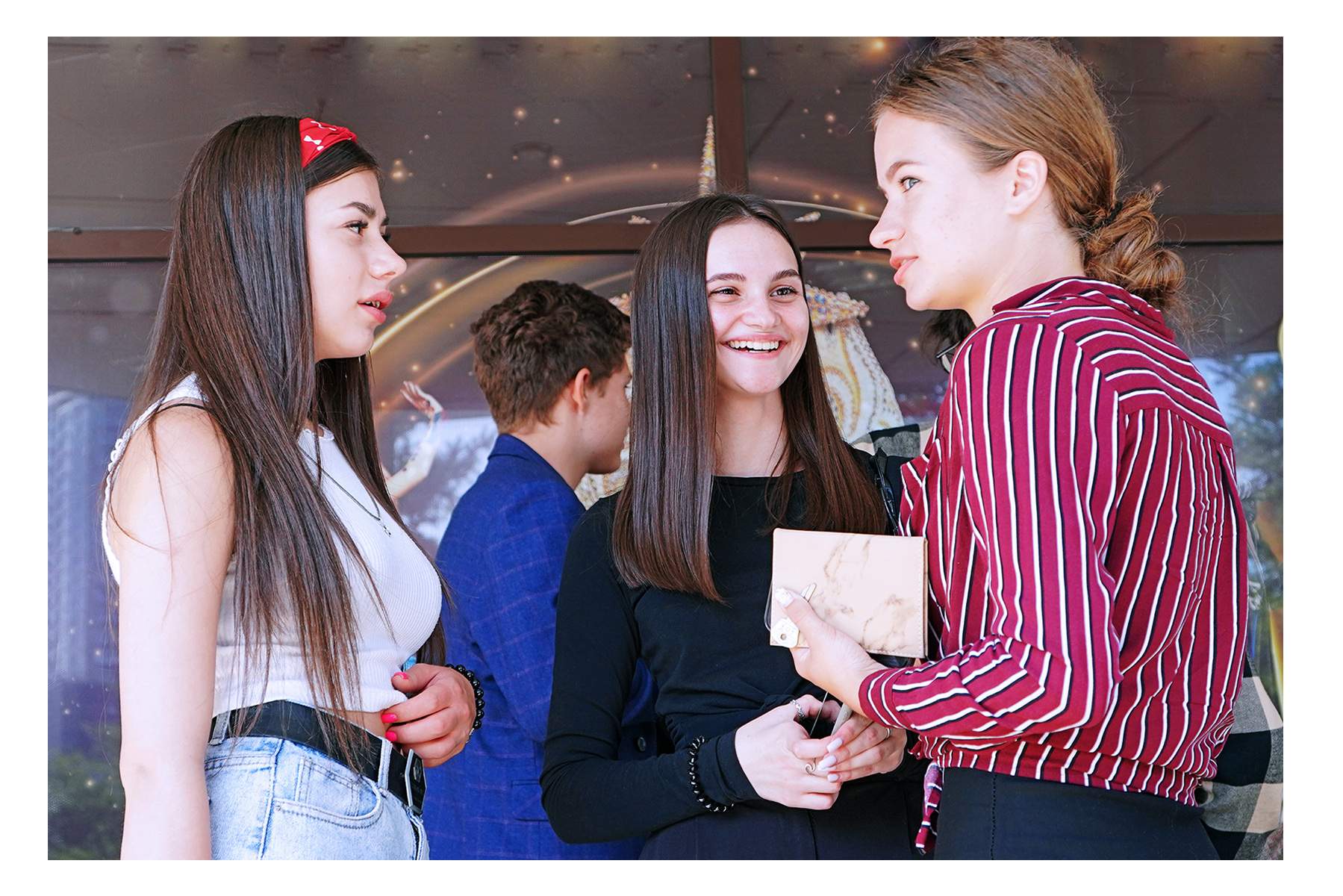 Первокурсники Академического колледжа ВГУЭС отметили первый день учебы на торжественной линейке