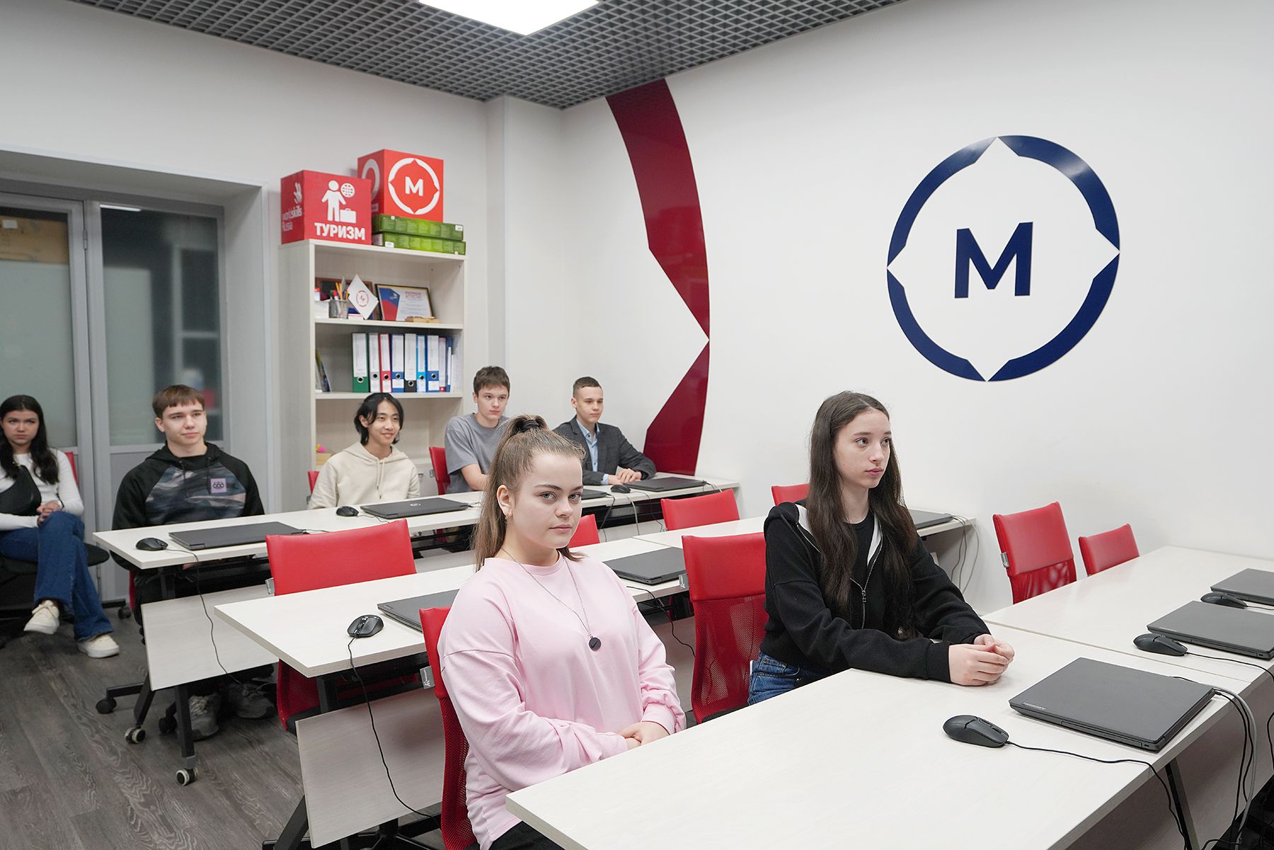 Школьников Владивостока познакомили с ВВГУ