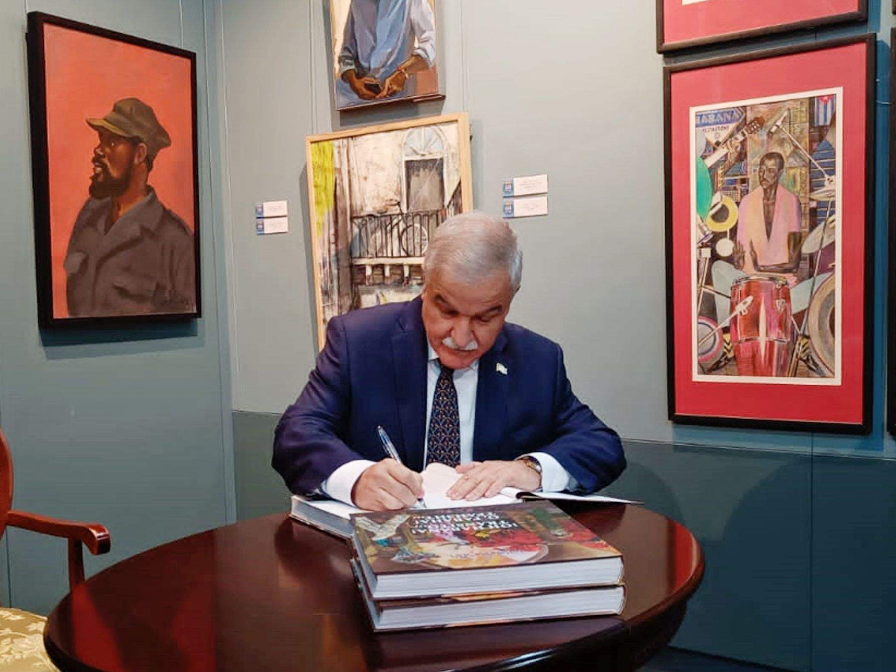 Студенты института права ВВГУ посетили встречу с послом Кубы в России