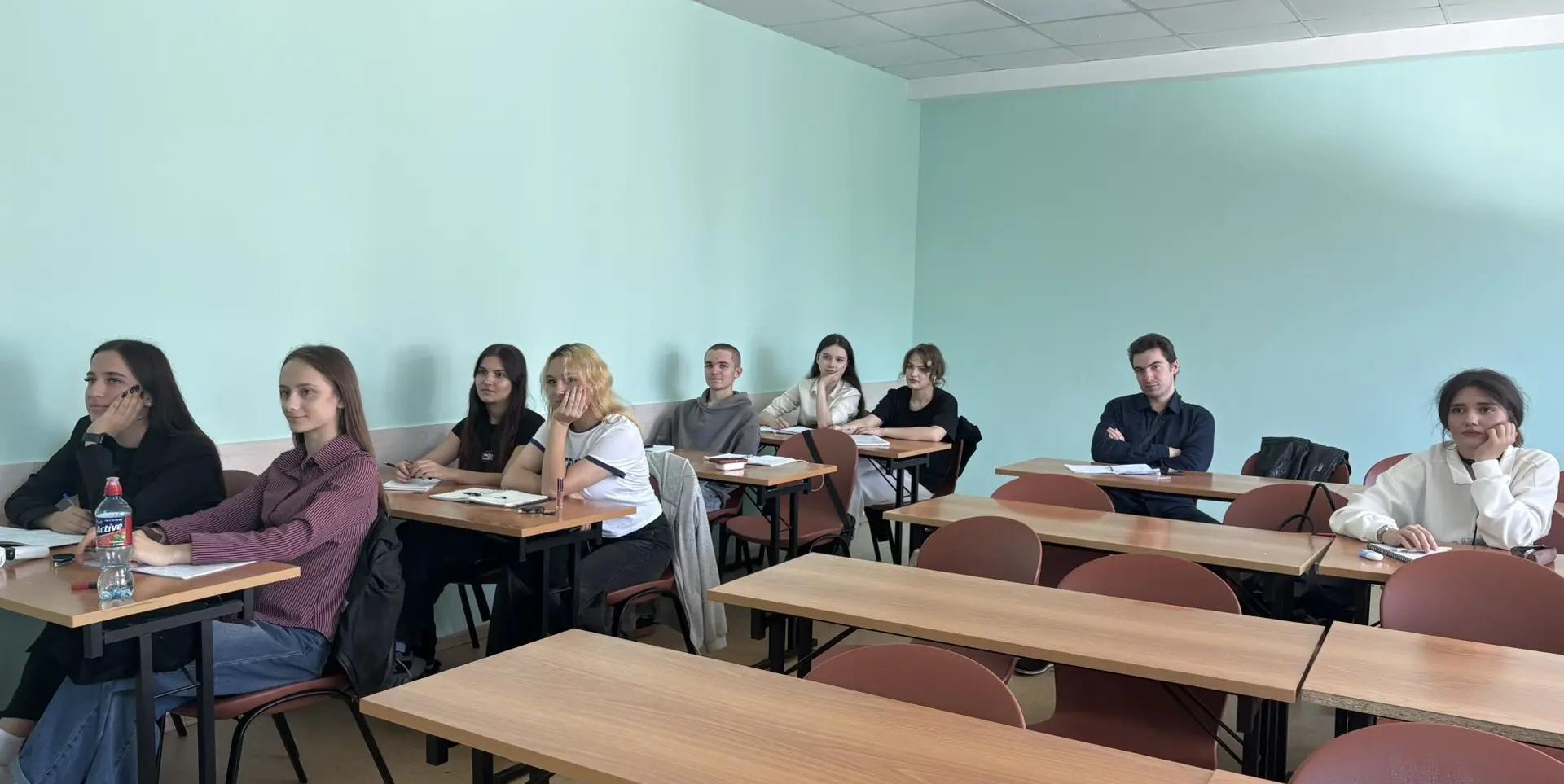 В академическом колледже прошел мастер-класс «Продай товар»