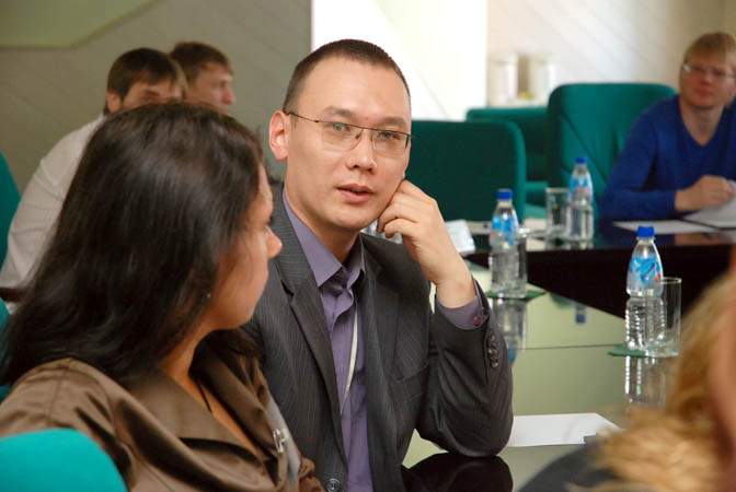 Во ВГУЭС прошел  круглый стол для руководителей пресс-служб, департаментов по связям с общественностью и маркетинга крупных предприятий г.Владивостока