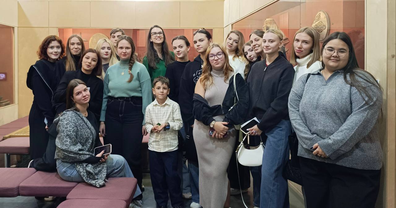 Шаг навстречу профессии: студенты ВВГУ практикуются в роли экскурсоводов