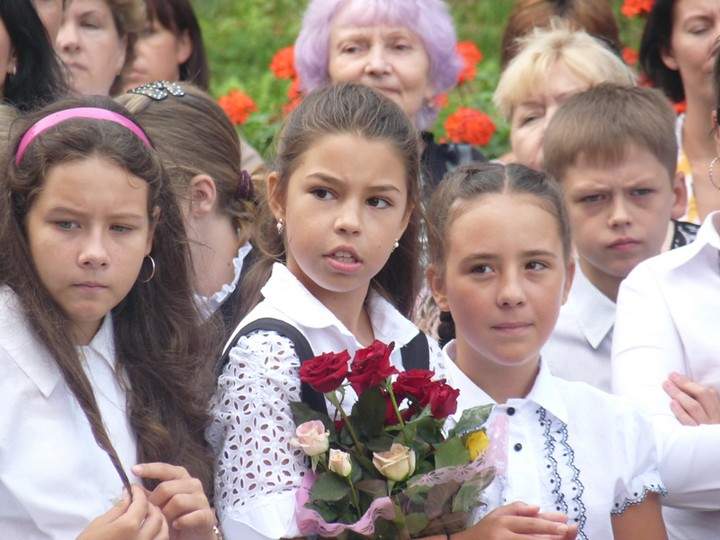 Ректор и проректоры университета 1 сентября лично поздравили учеников Школы-интерната для одаренных детей ВГУЭС с Днем знаний