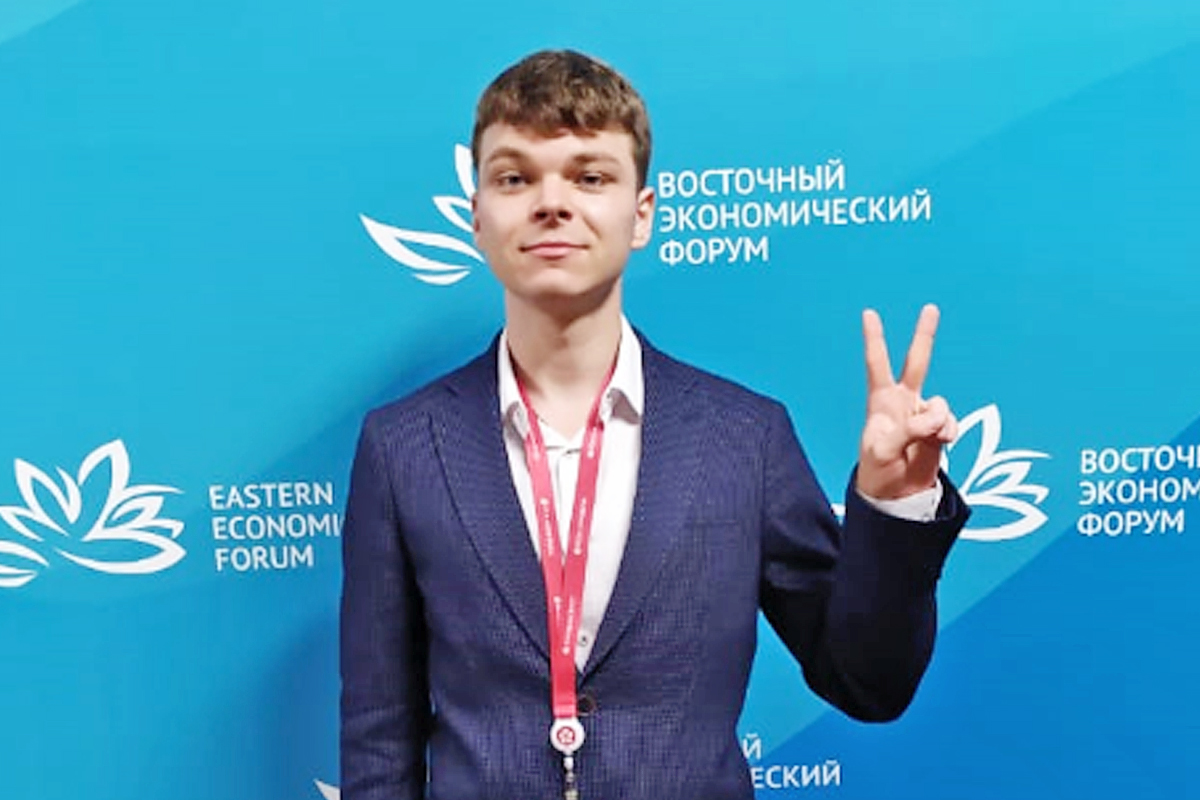 Стипендией за выдающиеся достижения в научно-исследовательской деятельности награждены 15 студентов ВГУЭС