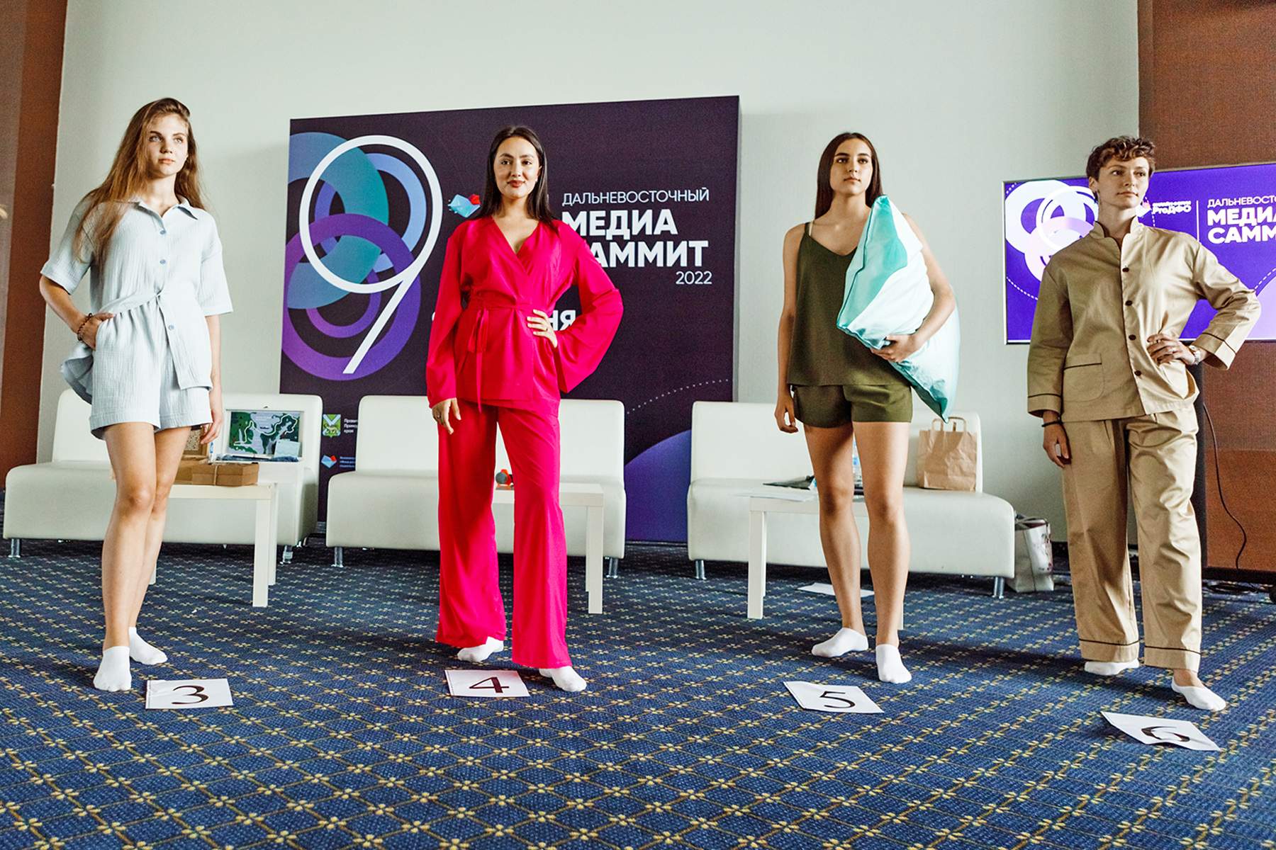 Выпускники кафедры дизайна ВГУЭС оденут приморских модников в коллекции собственного производства