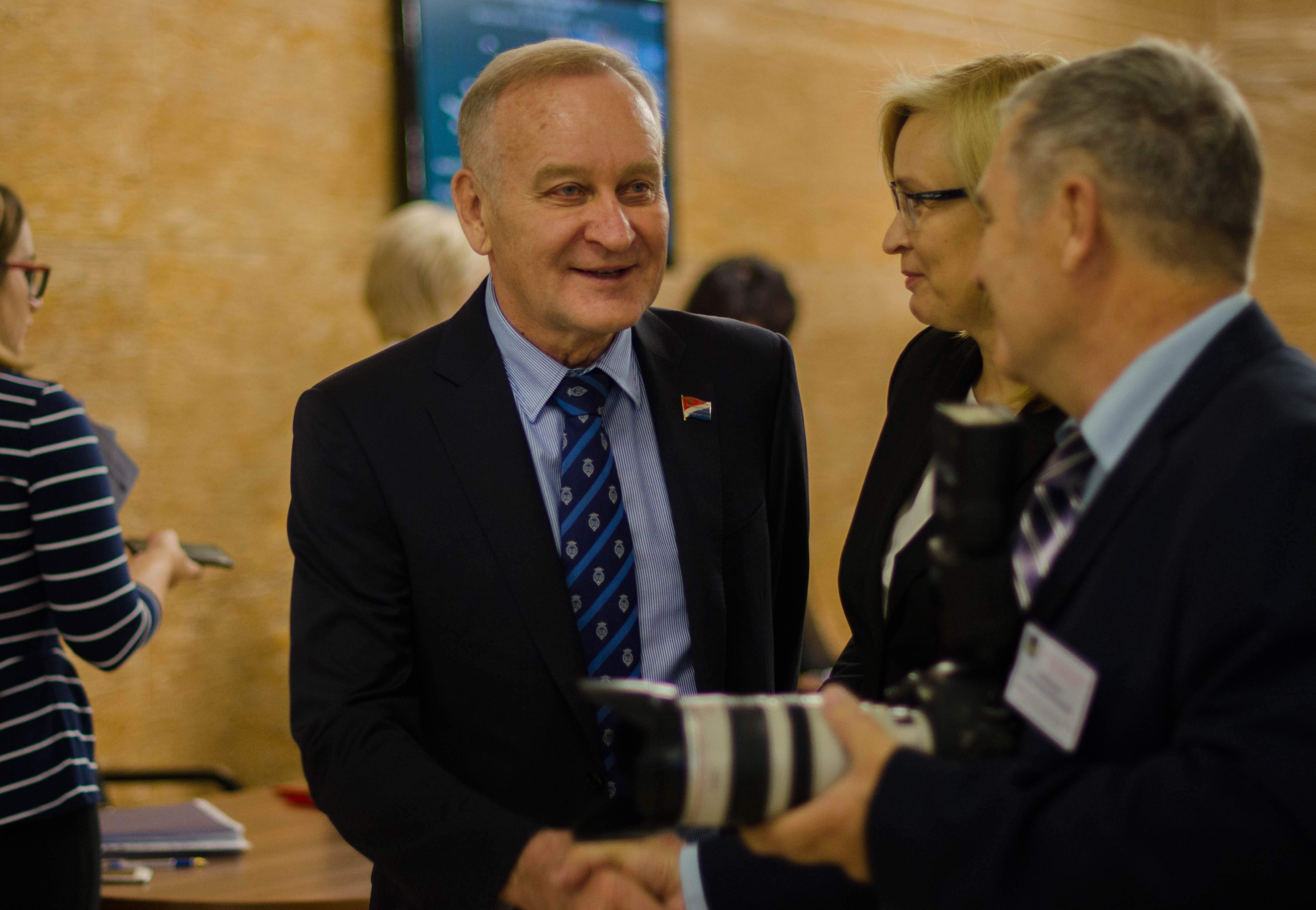 Геннадий Лазарев: «Жить не старыми заслугами, а новыми задачами»