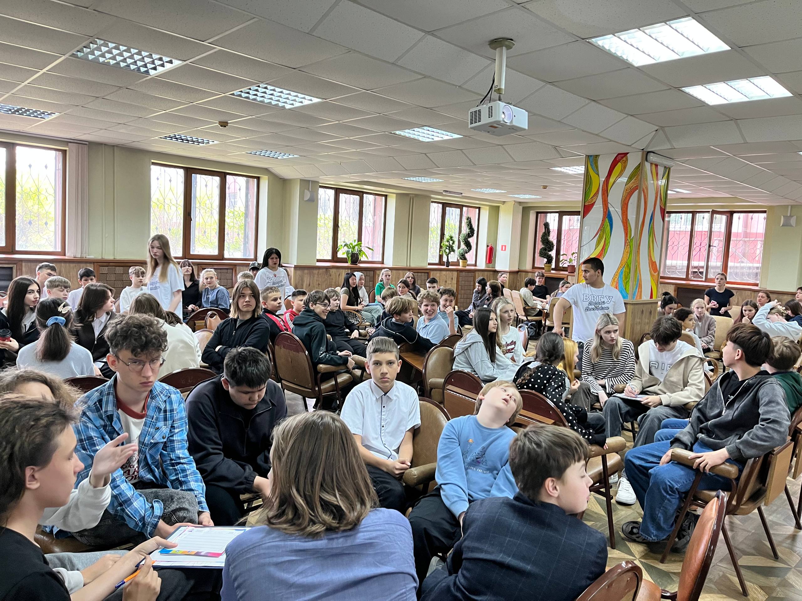 Студенческий совет филиала Владивостокского государственного университета в г. Находке устроил интеллектуальный баттл для 130 школьников