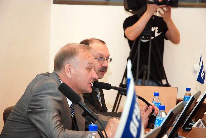 Пленарная сессия форума «Сервис и АТЭС: обеспечение качественного сервиса для качественной работы саммита»