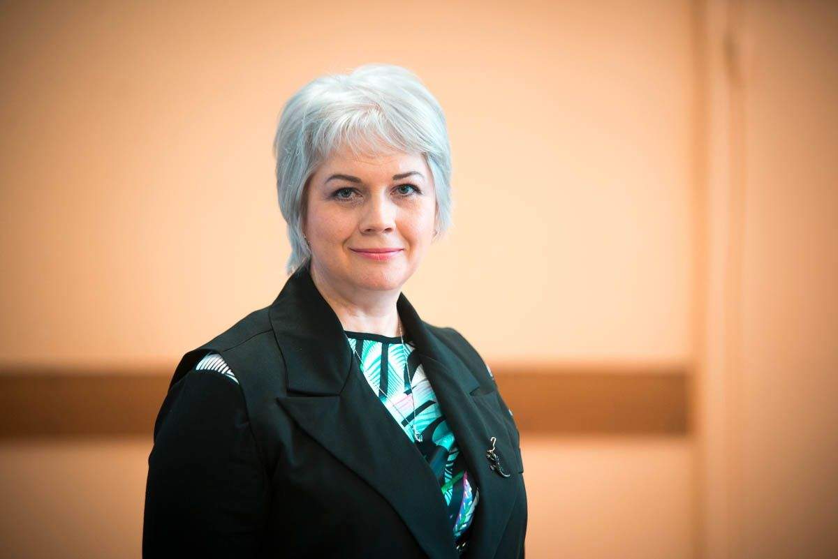 По лицу и по тату читает человека доцент Института сервиса, моды и дизайна ВГУЭС Людмила Мельникова