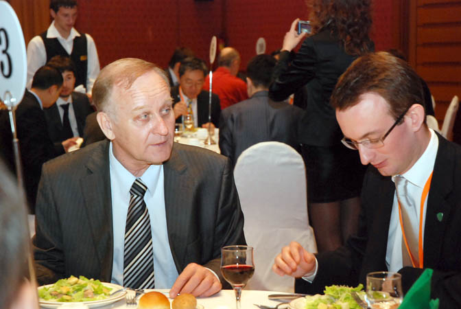 Ректор ВГУЭС обсудил вопросы развития образования на Дальнем Востоке с членами правительственной делегации Гонконга