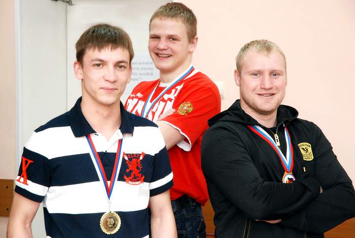 Сборная ВГУЭС победила команду ДВГУ в краевой спартакиаде по боксу