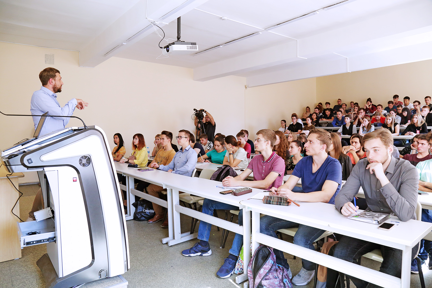 Успешная карьера выпускника ВГУЭС Кирилла Лавренюка
