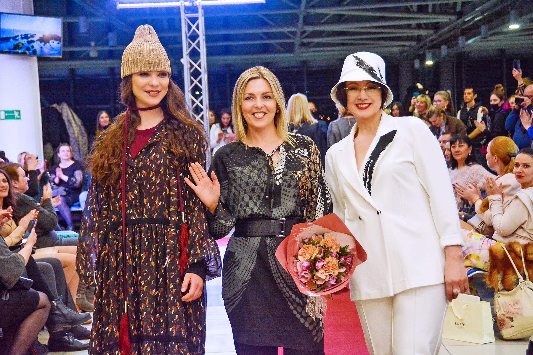 «Владивосток удивил. Париж не нужен»: ВГУЭС организовал уникальный модный показ на площадке аэропорта