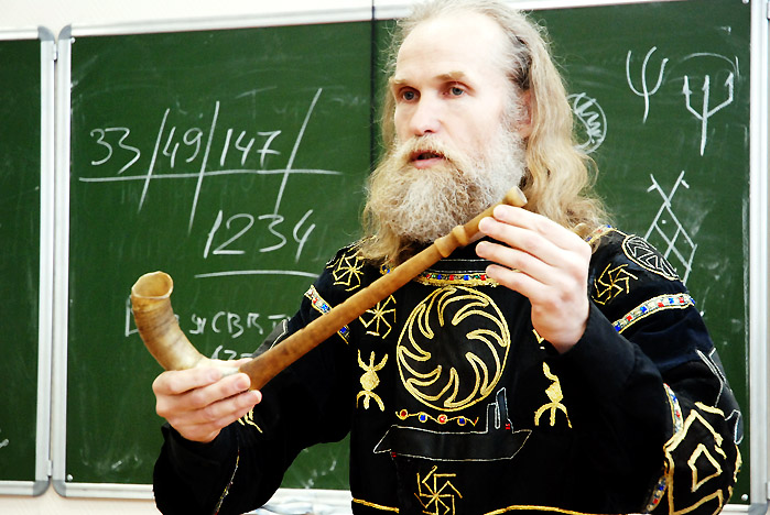 Гусли или гитара — студенты ВГУЭС сделали свой выбор