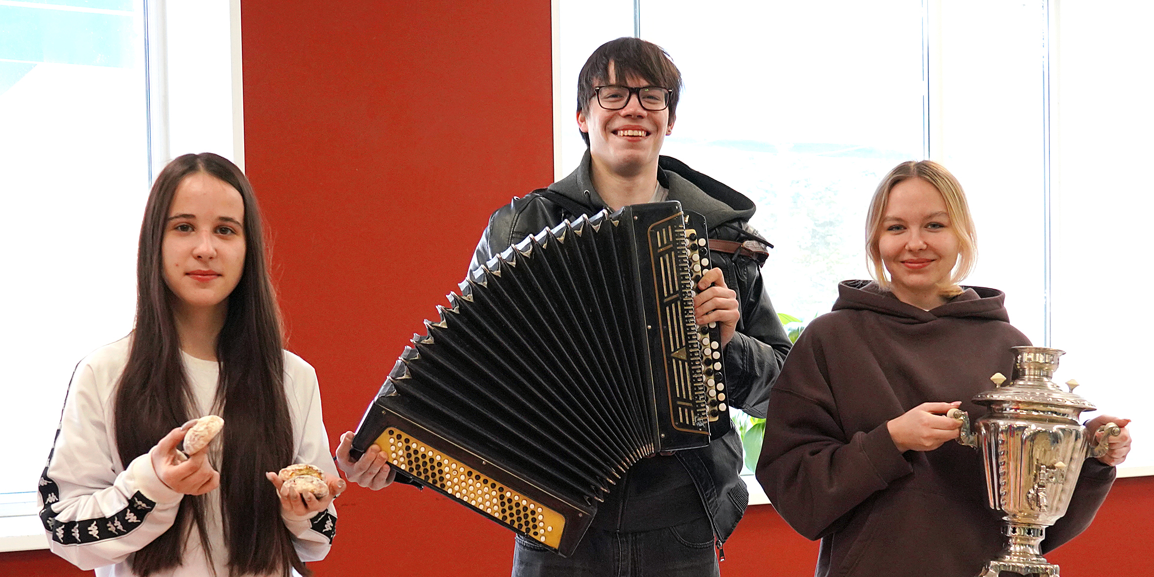 Масленичными гуляньями проводили зиму в ВВГУ