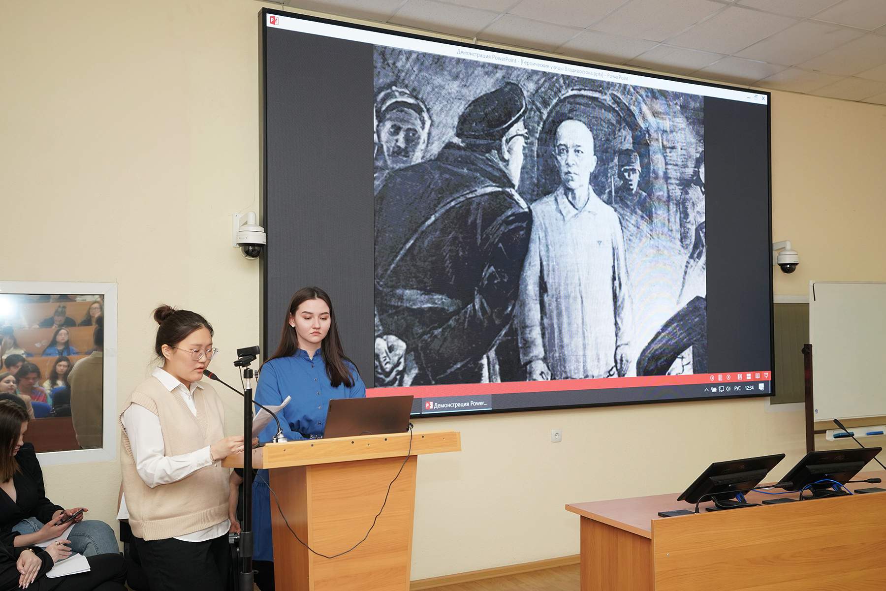 Студенты ВВГУ рассказывают о героических улицах Владивостока