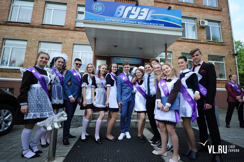 Выпускники ШИОД прощаются со школой