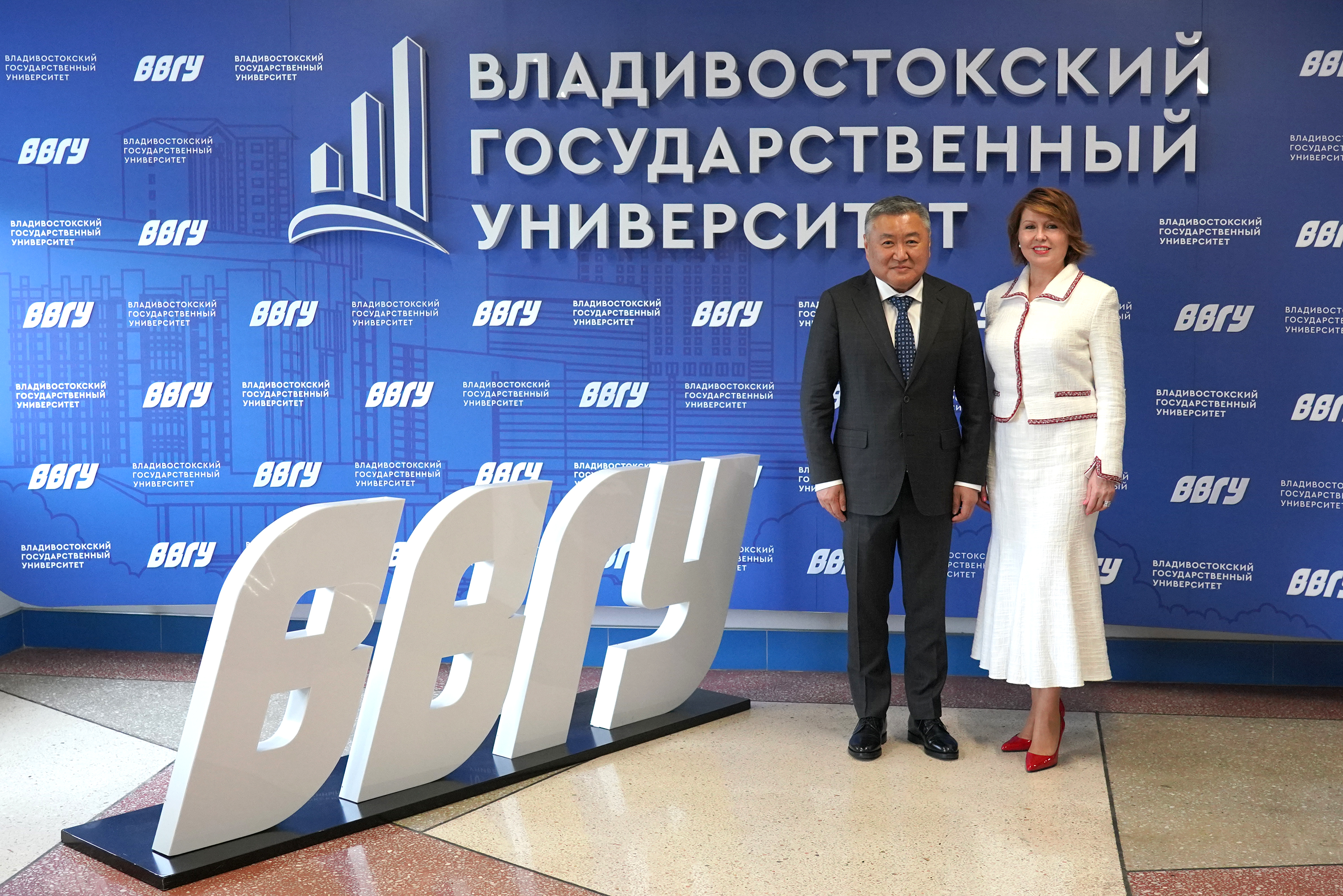 От авиации до туризма: ректор ВВГУ и глава Артёма наметили новые точки роста