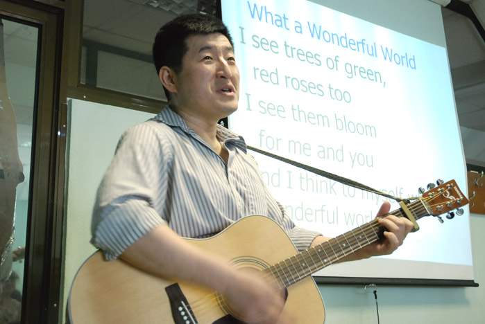 Американский консул преподал студентам ВГУЭС урок английского языка