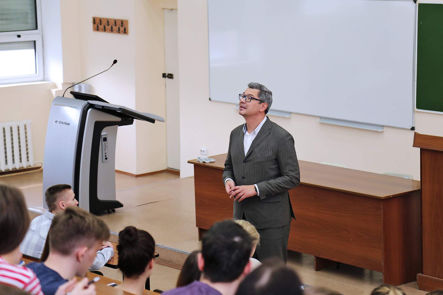 «Твои права в современном мире»: открытые лекции для старшеклассников проходят во ВГУЭС