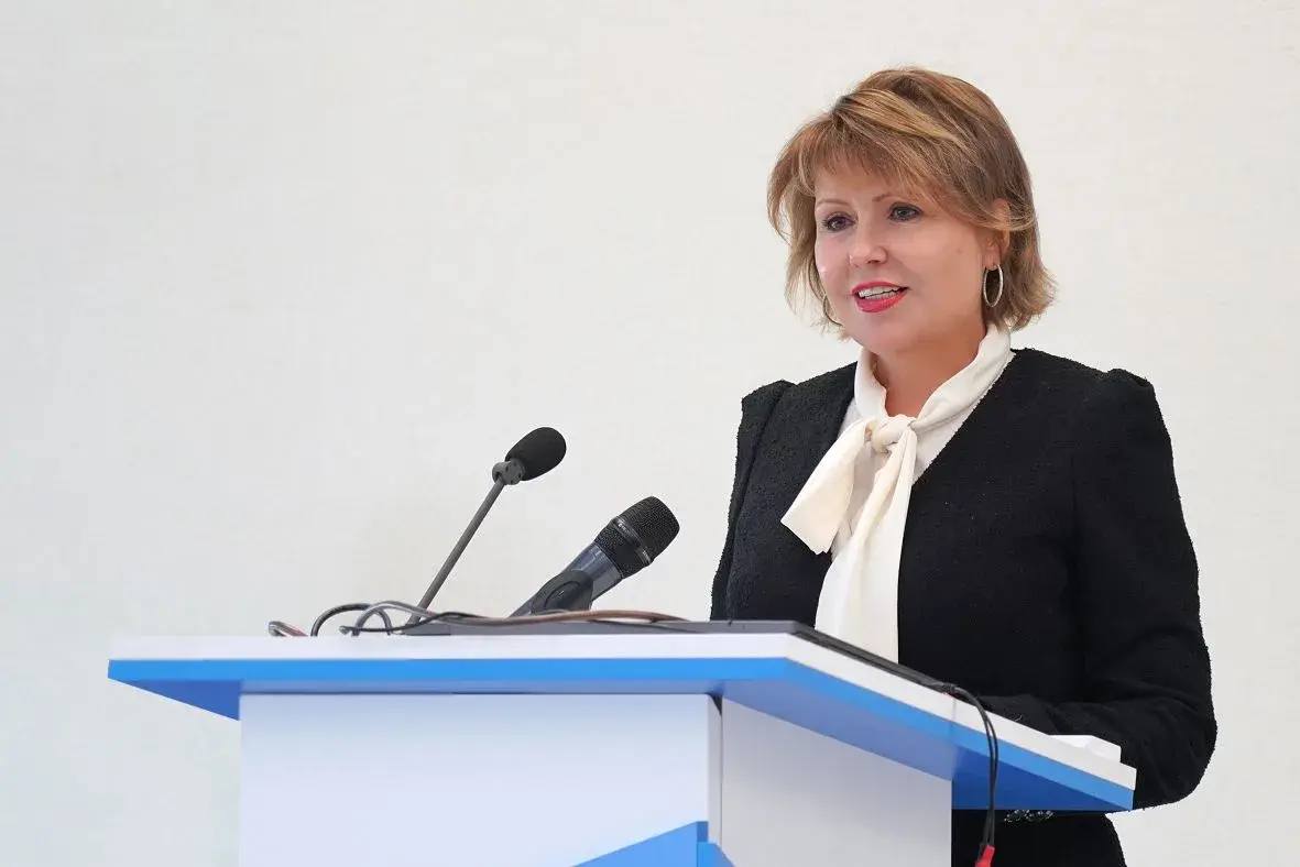 Поздравление ректора ВВГУ Татьяны Терентьевой с Днём юриста