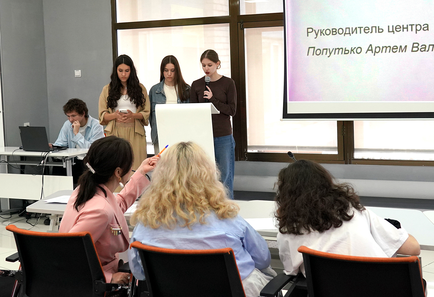 В ВВГУ прошли итоговые защиты социальных проектов в рамках программы «Обучение служением»