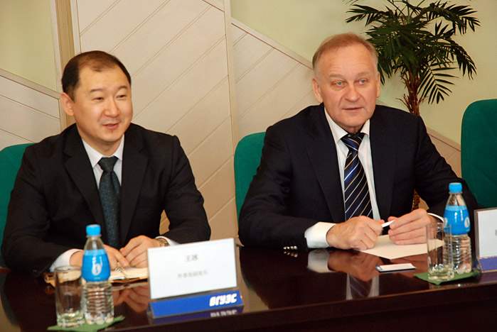 Выпускников ВГУЭС пригласили работать в мэрии г.Суньфэньхэ