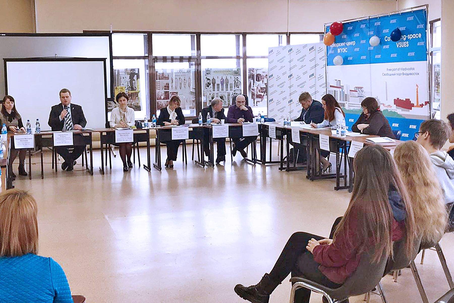 Направление «Международные отношения» ВГУЭС: работа со странами АТР, восточные языки и стажировки