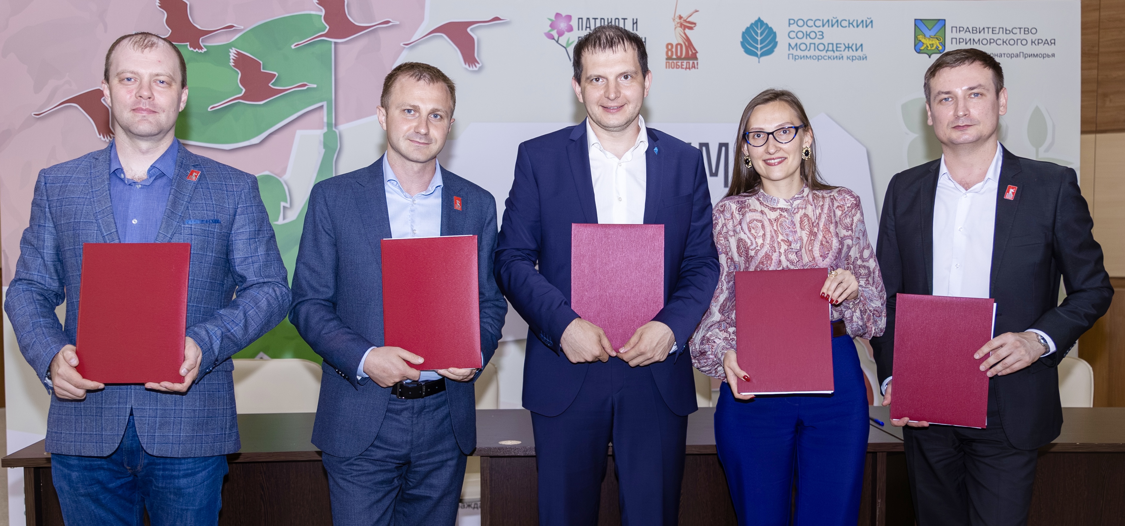 Патриотизм в спорте: Алексей Бусыгин выступил модератором главного патриотического форума Приморья