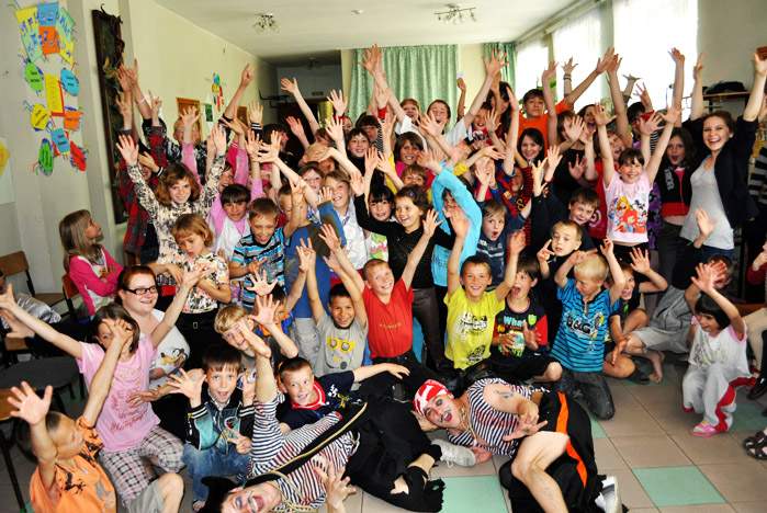 Студенты ВГУЭС дарят тепло и любовь детям, живущим без родителей