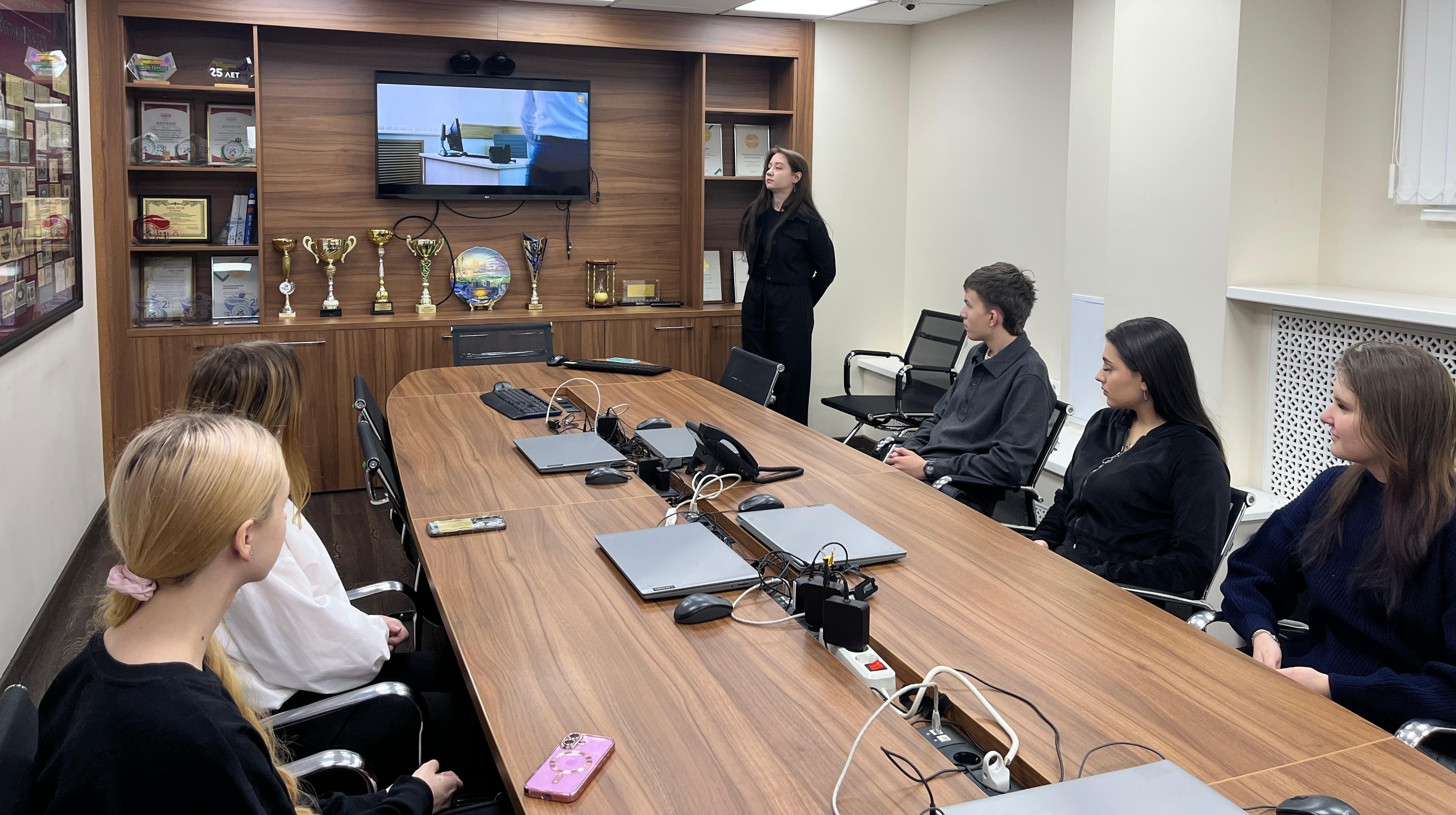 День практики в банке: студенты-второкурсники побывали в гостях у Примсоцбанка