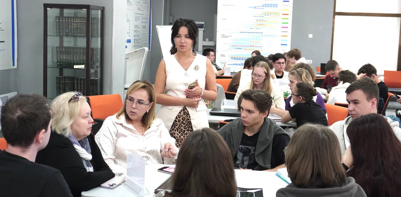 Обучение служением: в ВВГУ стартовал хакатон социальных проектов