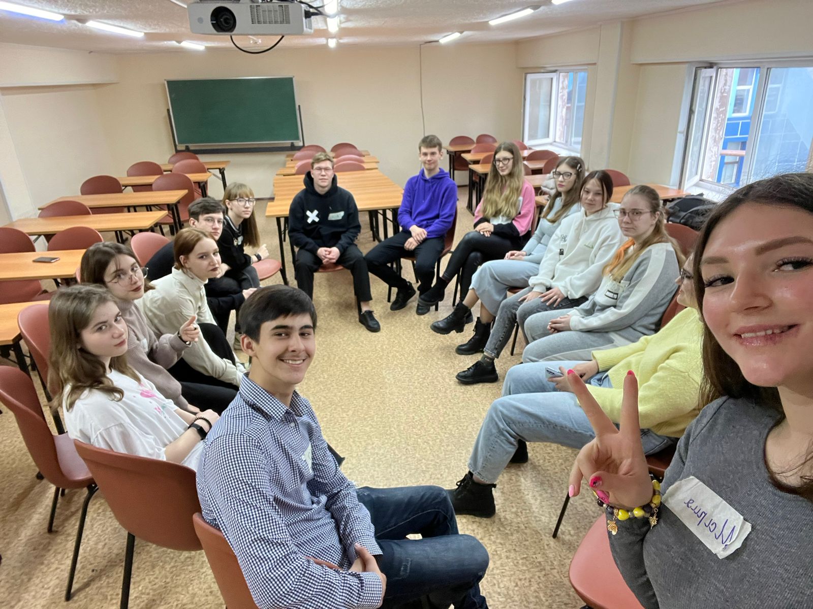 Студенты кафедры провели профориентационное мероприятие со школьниками, завершающее профильную смену Института права