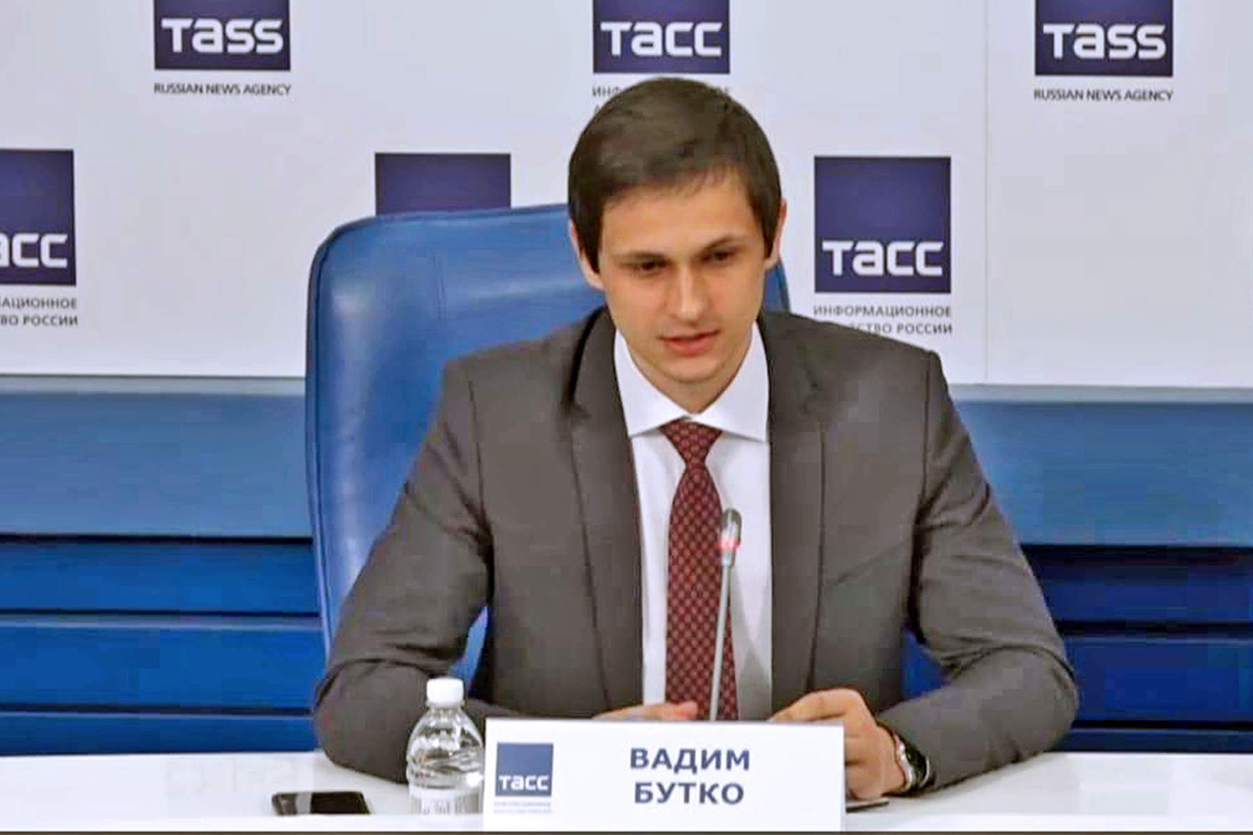 Выпускник ВГУЭС Вадим Бутко дал старт нового сезона Всероссийского молодежного кубка по менеджменту «Управляй!»