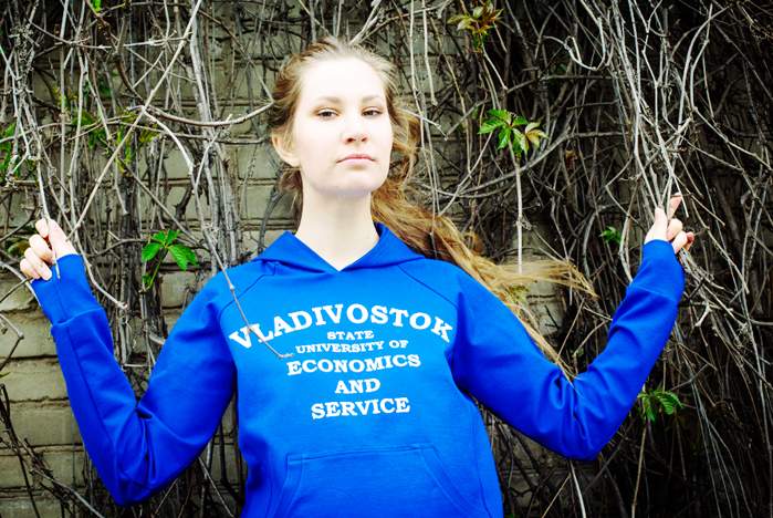 Во ВГУЭС теперь есть своя университетская  одежда