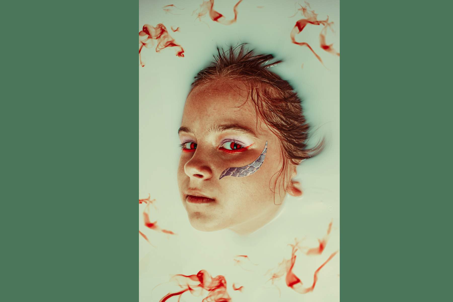 «Фоточайки» – выставка концептуальных проектов выпускников Колледжа индустрии моды и красоты ВГУЭС