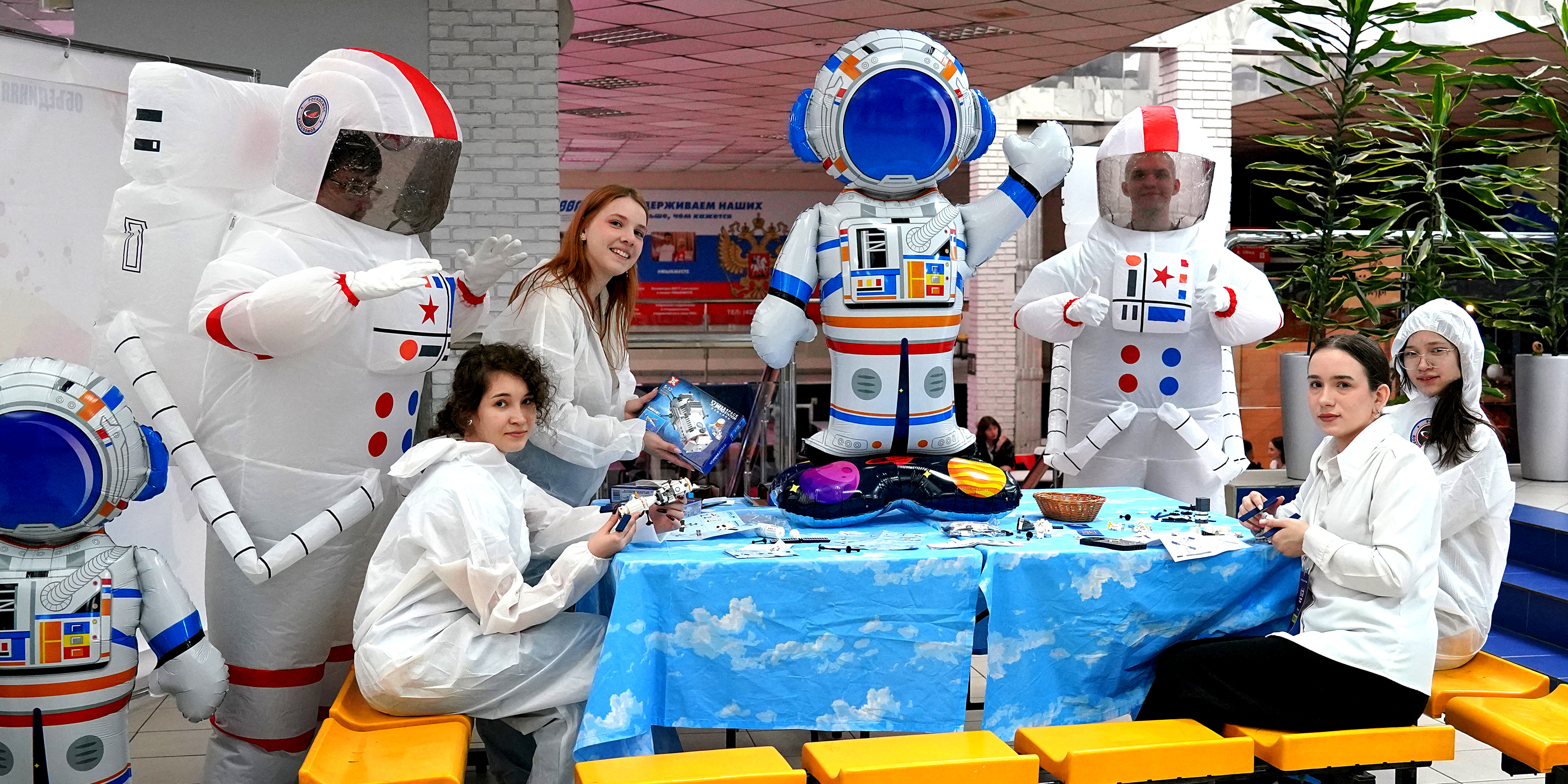 Более полутысячи студентов и школьников посетили День космонавтики в ВВГУ