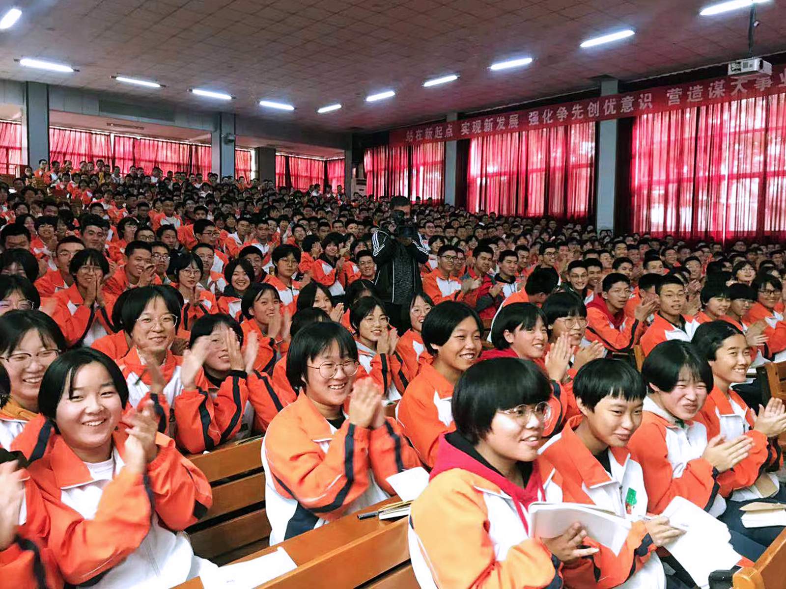 Делегация ВГУЭС открыла «Базы студентов» в десяти школах провинции Шаньдун (КНР)