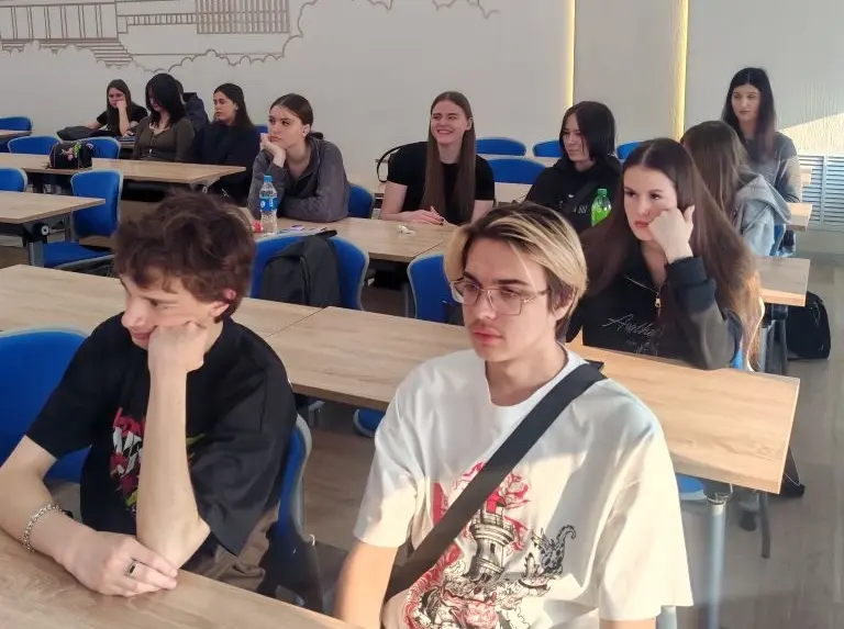 Студентам Академического колледжа ВВГУ рассказали об опасности «фирм-однодневок»