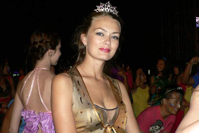 Манекенщицы студенческого театра моды ВГУЭС украсили Даляньский международный карнавал