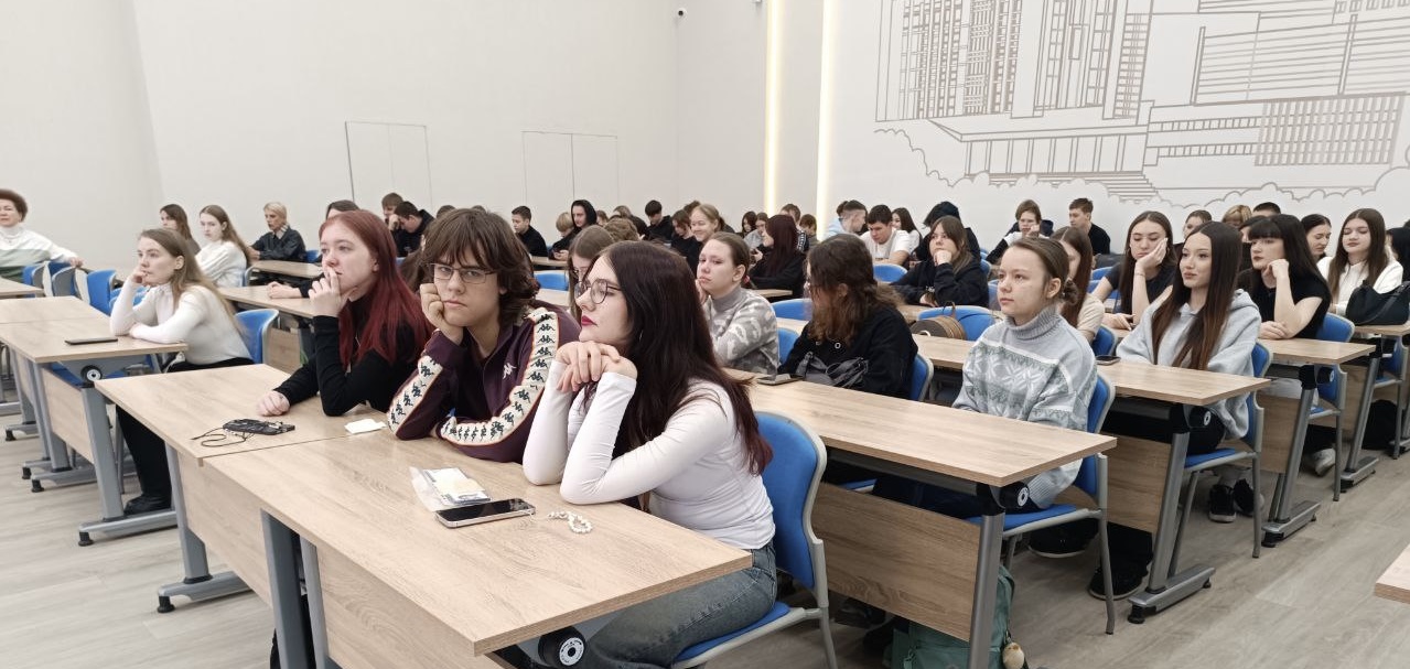 Студентам ВВГУ напоминают о правилах безопасности дорожного движения