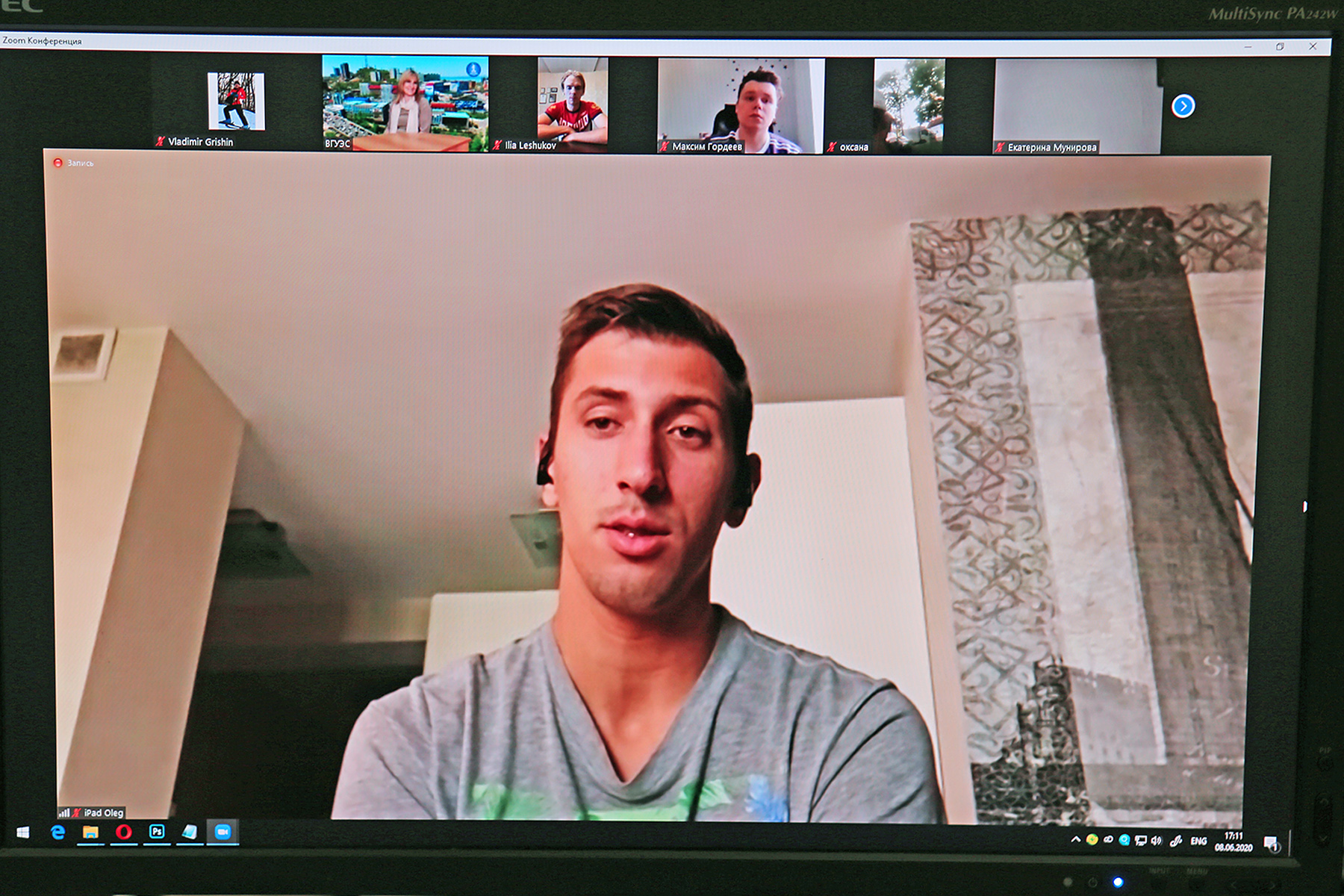 Спорт в России стремительно развивается: чемпион мира по пляжному волейболу Олег Стояновский на онлайн-встрече во ВГУЭС