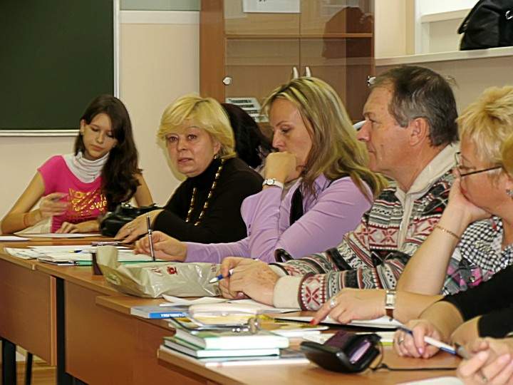 Экскурсоводы Владивостока объединились в профессионально–образовательное сообщество на базе ВГУЭС