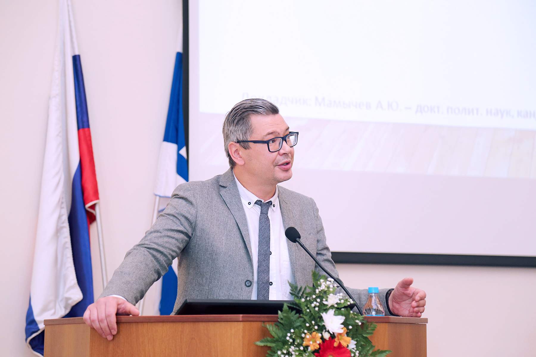 Институт наставничества ВГУЭС: научное менторство профессора Алексея Мамычева