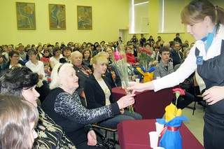 «Встреча поколений» в Колледже сервиса и дизайна ВГУЭС запомнилась и студентам, и ветеранам.