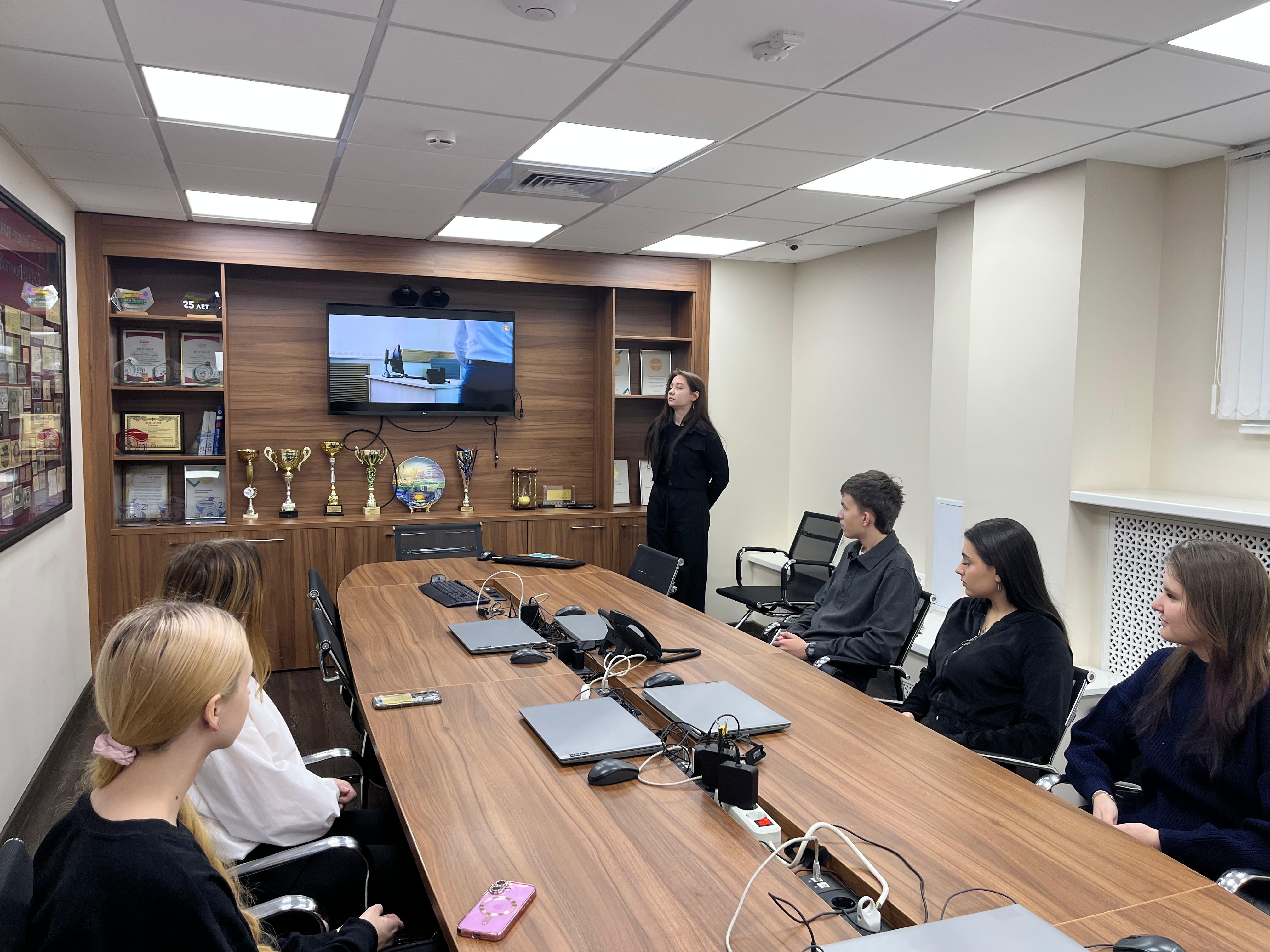 День практики в банке: студенты-второкурсники побывали в гостях у Примсоцбанка